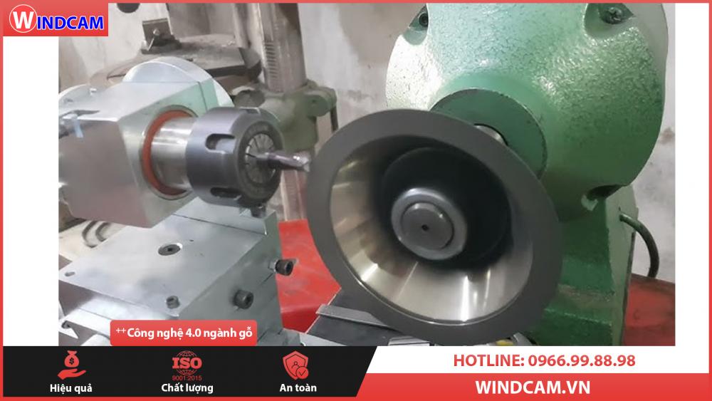 Tại sao nên đầu tư máy mài dao CNC U1?